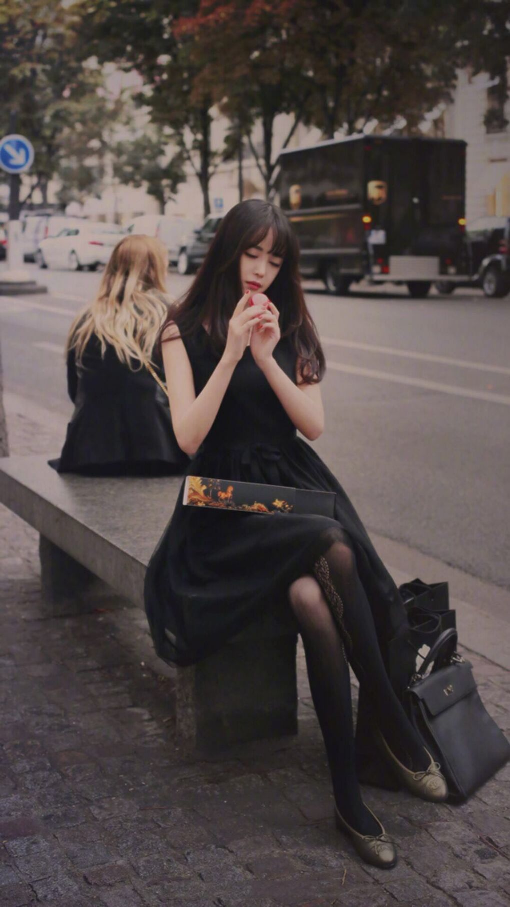 “宽板滑水:东三叉湖赛场创新运动,激情无限”